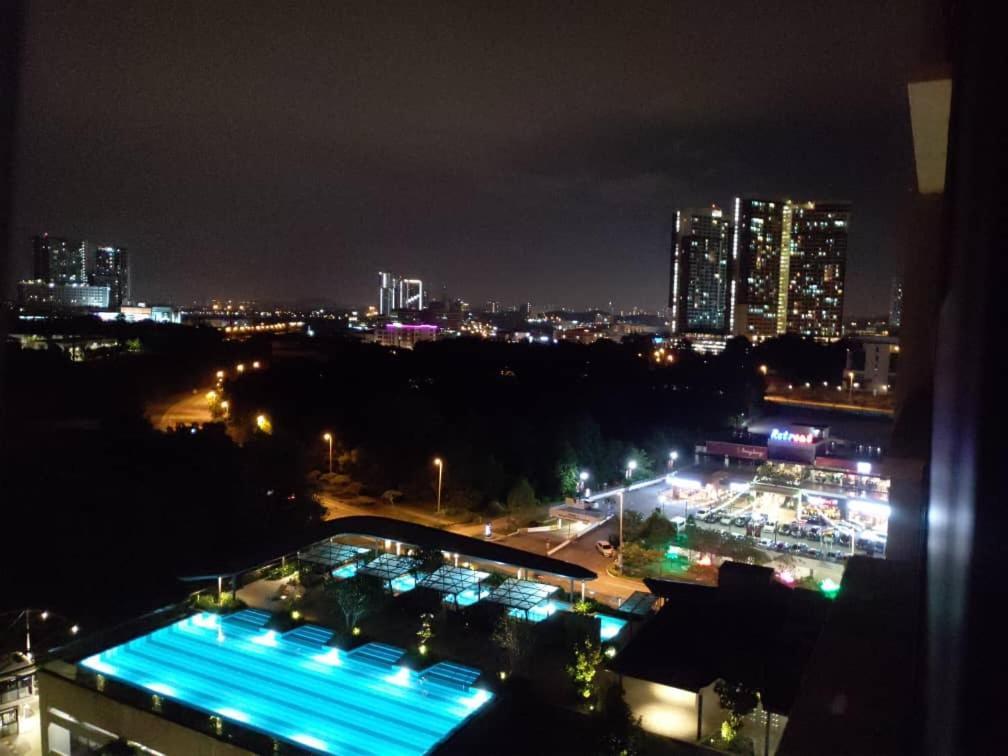 Cozy Studio Unit,Cyberjaya,Wifi, Netflix,Free Parking エクステリア 写真