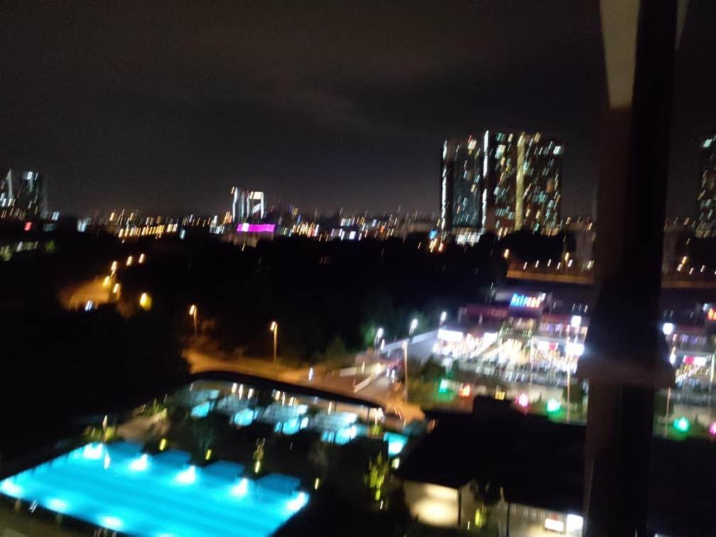 Cozy Studio Unit,Cyberjaya,Wifi, Netflix,Free Parking エクステリア 写真