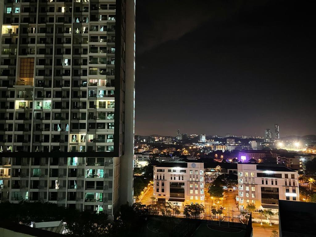 Cozy Studio Unit,Cyberjaya,Wifi, Netflix,Free Parking エクステリア 写真